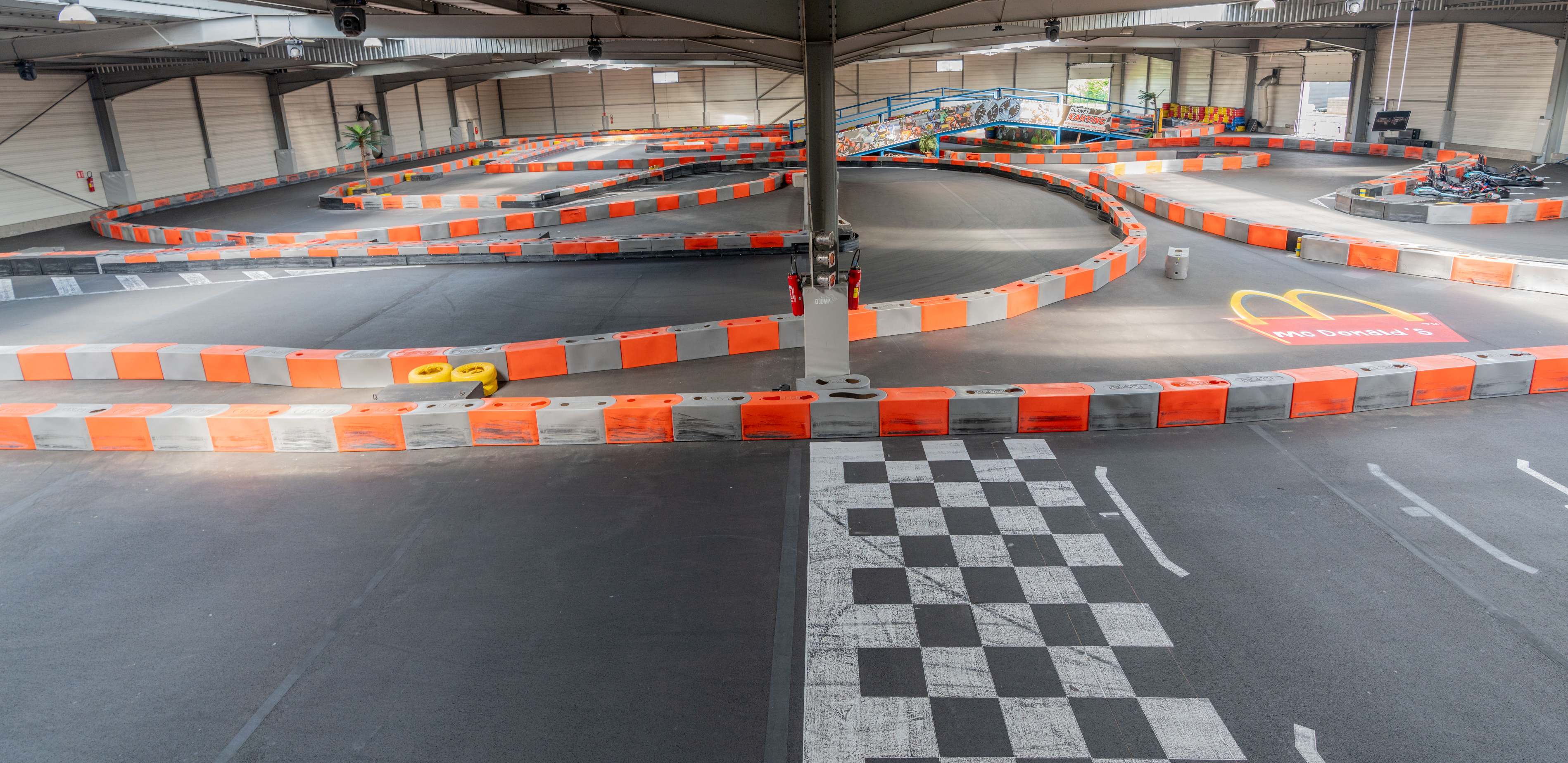 https://espace-ptl.ancv.com/appli/butterfly/data/medias_PA/PHOTOS/194072001001/1940720010011JdOthTy3i-19 - Planet Karting Piste © Tourisme en Pays de Saint-Omer.jpg